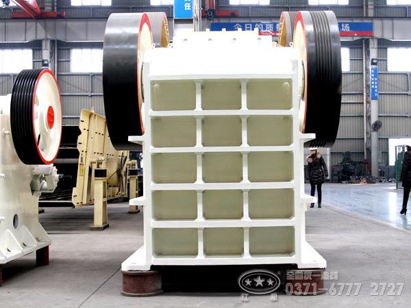 69式破碎機(jī) 69式破碎機(jī)