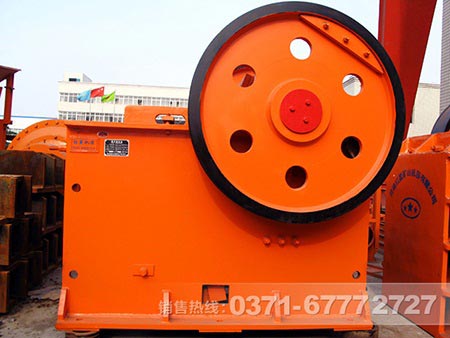 鐵礦石粗破機(jī) 鐵礦石粗破機(jī)