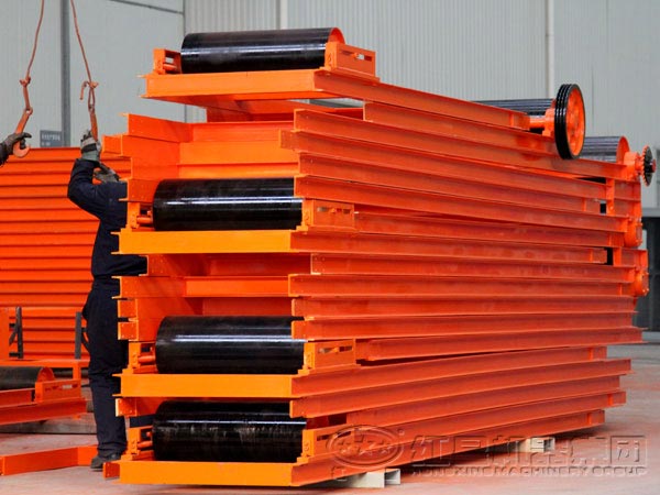 皮帶輸送機(jī) 皮帶輸送機(jī)