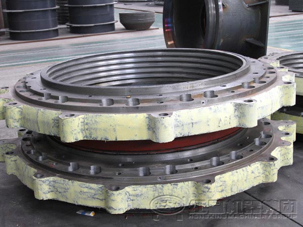 復(fù)合型圓錐破碎機(jī)缸套 復(fù)合型圓錐破碎機(jī)缸套