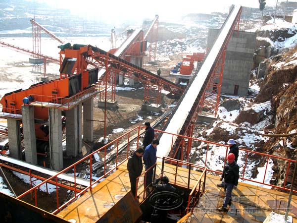 礦石粉碎機(jī)在砂石生產(chǎn)線 礦石粉碎機(jī)在砂石生產(chǎn)線