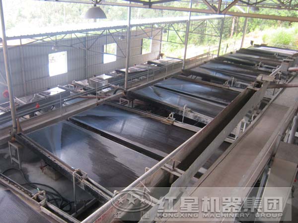 搖床工作現(xiàn)場(chǎng) 搖床工作現(xiàn)場(chǎng)