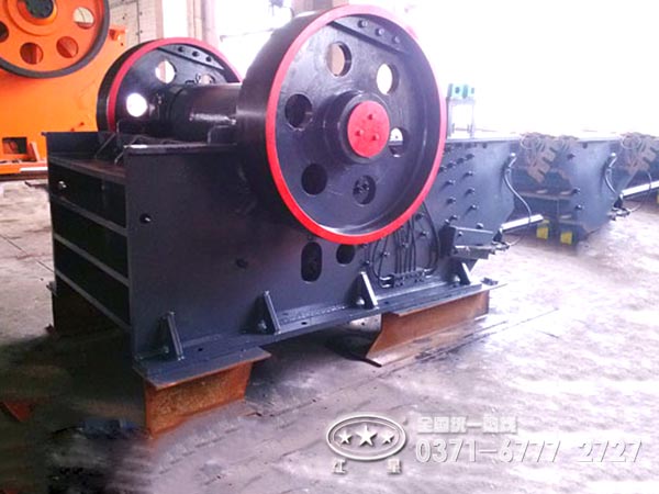 煤塊液壓保護(hù)顎式破碎機(jī) 煤塊液壓保護(hù)顎式破碎機(jī)