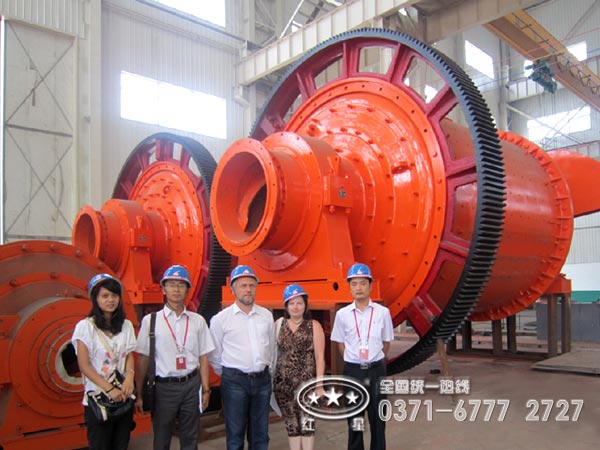 紅星鋼渣球磨機(jī)生產(chǎn)廠區(qū) 紅星鋼渣球磨機(jī)生產(chǎn)廠區(qū)