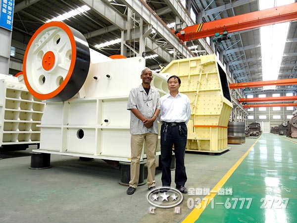 新型鄂破機(jī)廠家 新型鄂破機(jī)廠家