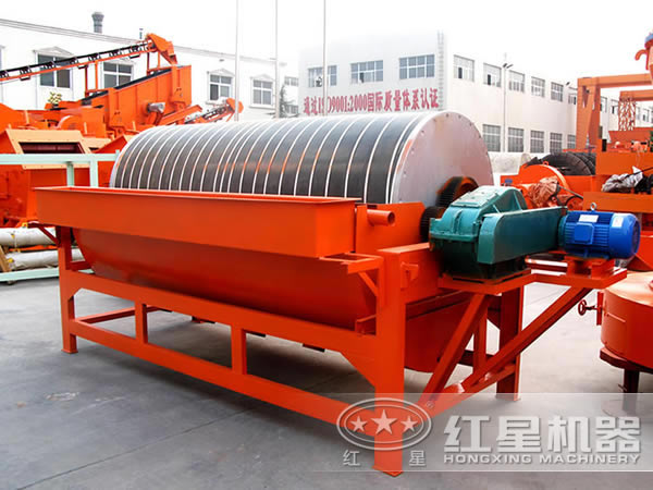 不同角度下的錳礦干式磁選機(jī) 不同角度下的錳礦干式磁選機(jī)