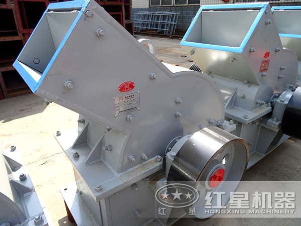 錘式粉煤機(jī)側(cè)面圖 錘式粉煤機(jī)側(cè)面圖