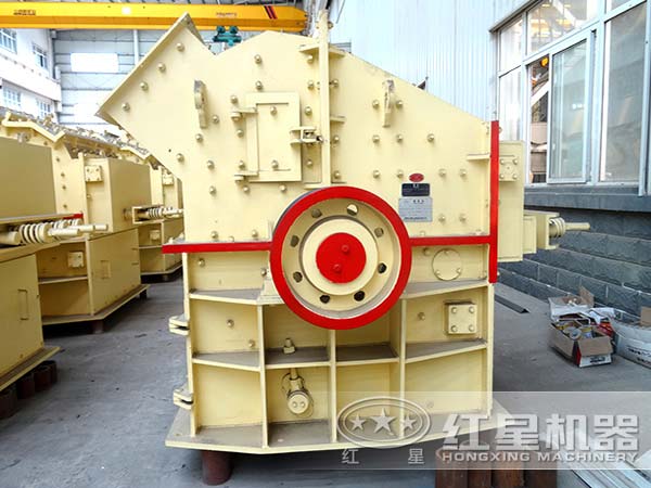 反擊高產(chǎn)細(xì)碎機(jī)側(cè)面圖 反擊高產(chǎn)細(xì)碎機(jī)側(cè)面圖