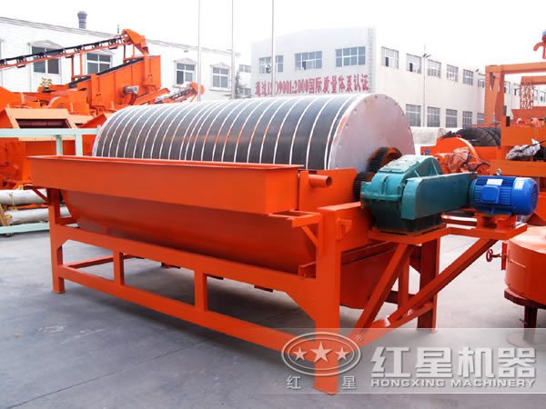 高產(chǎn)磁選機(jī)側(cè)面圖 高產(chǎn)磁選機(jī)側(cè)面圖