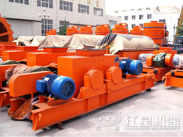 不同角度下的巖石對(duì)輥式破碎機(jī) 不同角度下的巖石對(duì)輥式破碎機(jī)