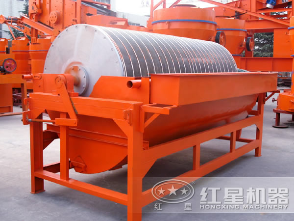 永磁磁選機側面圖 永磁磁選機側面圖