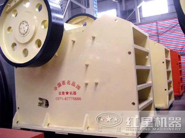 大型復(fù)擺顎式破碎機(jī) 大型復(fù)擺顎式破碎機(jī)