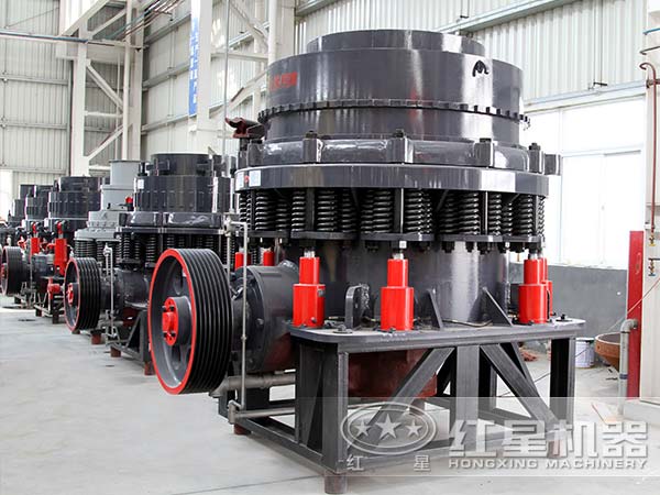 排列整齊的磁鐵礦破碎機 排列整齊的磁鐵礦破碎機