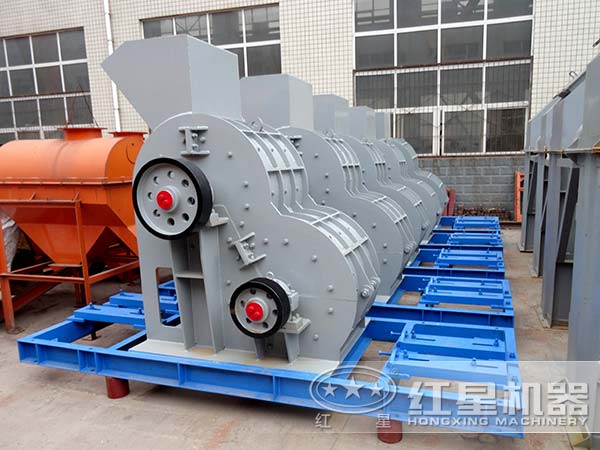 排列整齊的煤泥破碎機(jī) 排列整齊的煤泥破碎機(jī)