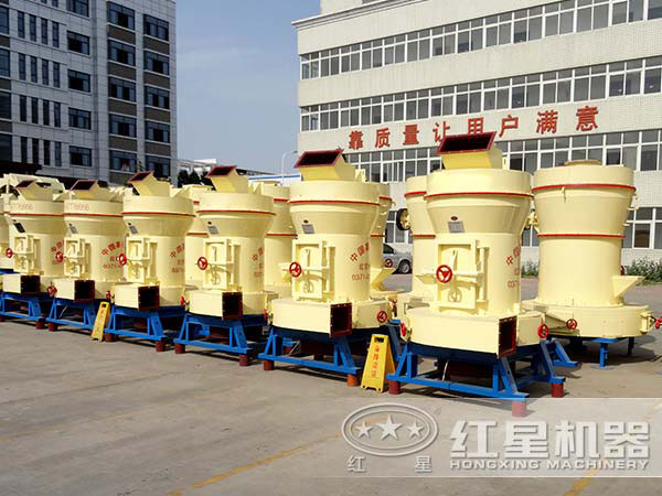 排列整齊的碳酸鈣磨粉機(jī) 排列整齊的碳酸鈣磨粉機(jī)