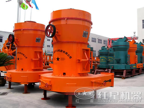 鋯英砂磨粉機(jī)廠區(qū)一角 鋯英砂磨粉機(jī)廠區(qū)一角