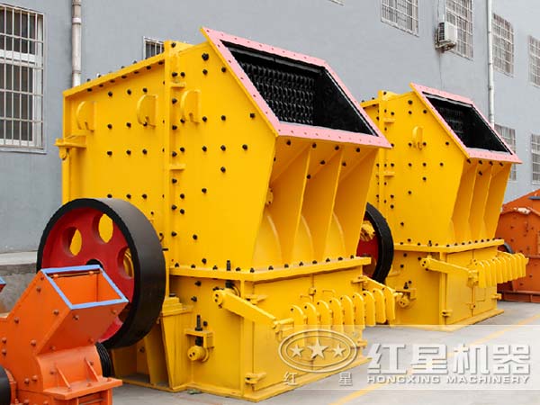 石料破碎機側(cè)面圖 石料破碎機側(cè)面圖