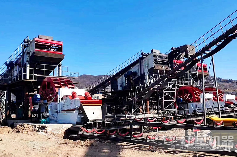 3臺洗砂機(jī)聯(lián)合作業(yè) 3臺洗砂機(jī)聯(lián)合作業(yè)