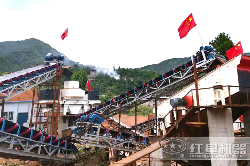 液壓制砂機工作現(xiàn)場實拍圖 液壓制砂機工作現(xiàn)場實拍圖