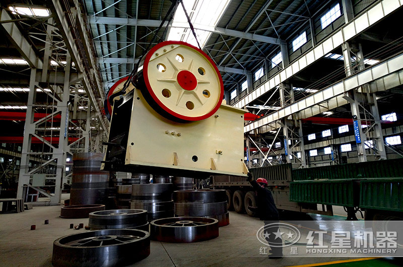 鵝卵石破碎設(shè)備發(fā)貨現(xiàn)場(chǎng) 鵝卵石破碎設(shè)備發(fā)貨現(xiàn)場(chǎng)