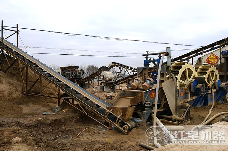 時(shí)產(chǎn)80噸破碎機(jī)生產(chǎn)現(xiàn)場(chǎng) 時(shí)產(chǎn)80噸破碎機(jī)生產(chǎn)現(xiàn)場(chǎng)