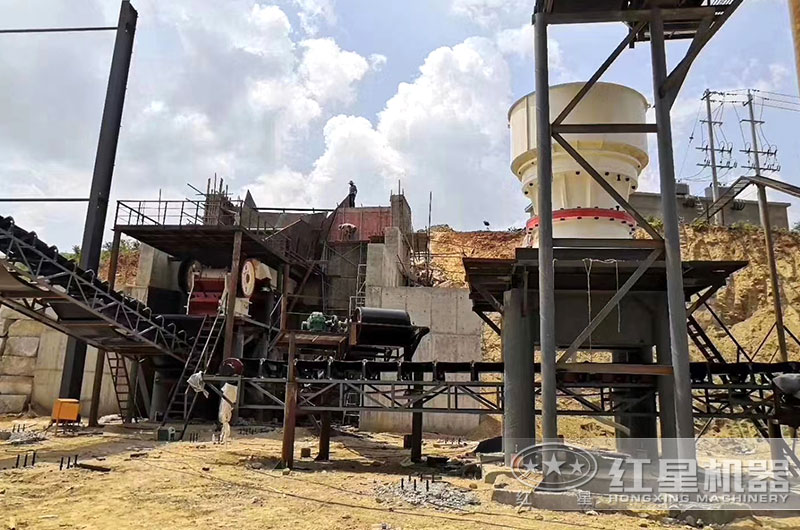 鋁礦石加工現(xiàn)場實拍圖 鋁礦石加工現(xiàn)場實拍圖