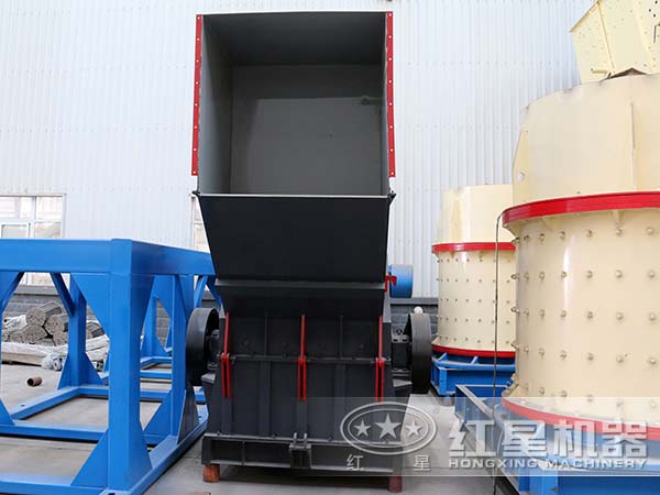 新型錘式破碎機(jī)圖片 新型錘式破碎機(jī)圖片
