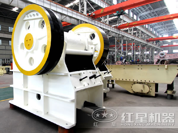 鄂式破碎機的性能優(yōu)勢 鄂式破碎機的性能優(yōu)勢