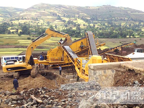 移動(dòng)破碎站工作現(xiàn)場(chǎng) 移動(dòng)破碎站工作現(xiàn)場(chǎng)