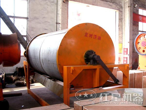 強磁磁選機生產(chǎn)車間 強磁磁選機生產(chǎn)車間