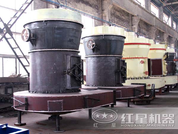 灰鈣磨粉機生產(chǎn)車間 灰鈣磨粉機生產(chǎn)車間