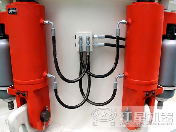 礦渣破碎機(jī)局部細(xì)節(jié) 礦渣破碎機(jī)局部細(xì)節(jié)