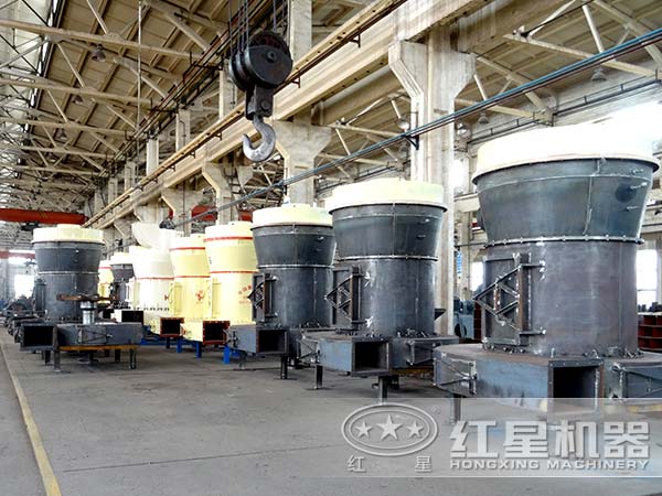 硅砂磨粉機(jī)生產(chǎn)車間 硅砂磨粉機(jī)生產(chǎn)車間