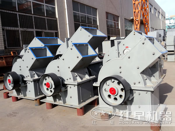 不同規(guī)格下的錘式破碎機 不同規(guī)格下的錘式破碎機