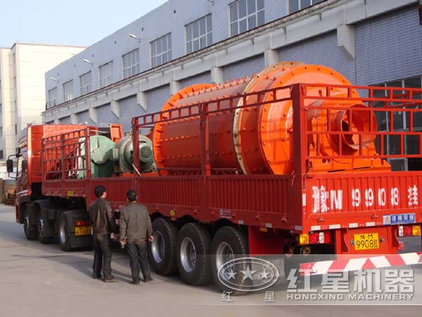 銅渣球磨機(jī)發(fā)貨現(xiàn)場(chǎng) 銅渣球磨機(jī)發(fā)貨現(xiàn)場(chǎng)