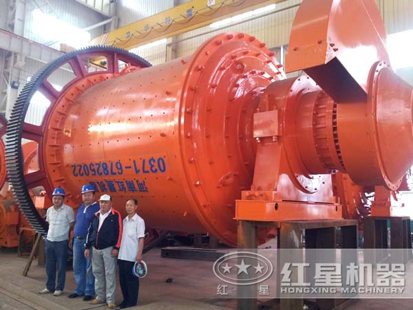 大型高嶺土球磨機(jī) 大型高嶺土球磨機(jī)