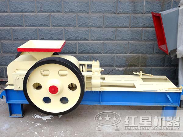 小型對輥式礦石破碎機(jī) 小型對輥式礦石破碎機(jī)