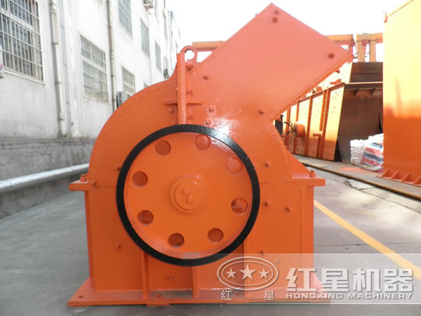 爐渣錘式破碎機側(cè)面圖 爐渣錘式破碎機側(cè)面圖