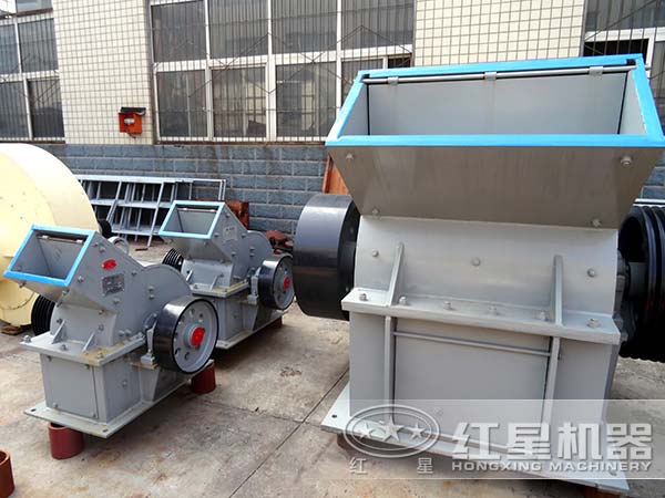 不同規(guī)格下的礦山錘式破碎機(jī) 不同規(guī)格下的礦山錘式破碎機(jī)