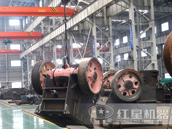 礦山破碎機(jī)設(shè)備生產(chǎn)車間 礦山破碎機(jī)設(shè)備生產(chǎn)車間