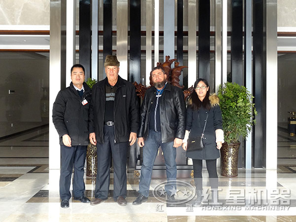 外國(guó)客戶蒞臨我司購(gòu)買設(shè)備 外國(guó)客戶蒞臨我司購(gòu)買設(shè)備