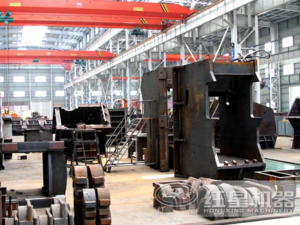 鄂式破碎機(jī)生產(chǎn)車間 鄂式破碎機(jī)生產(chǎn)車間