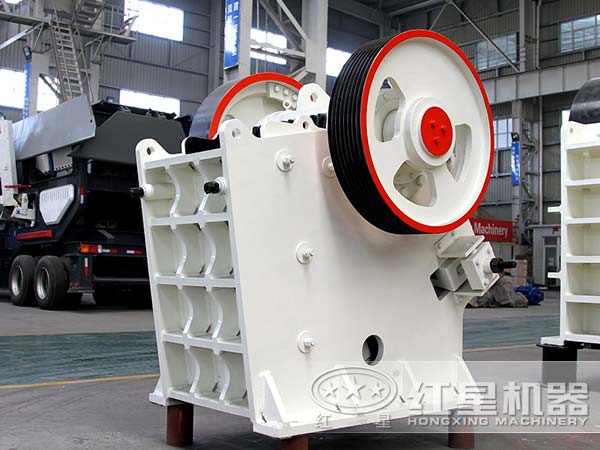 鄂式破碎機 鄂式破碎機