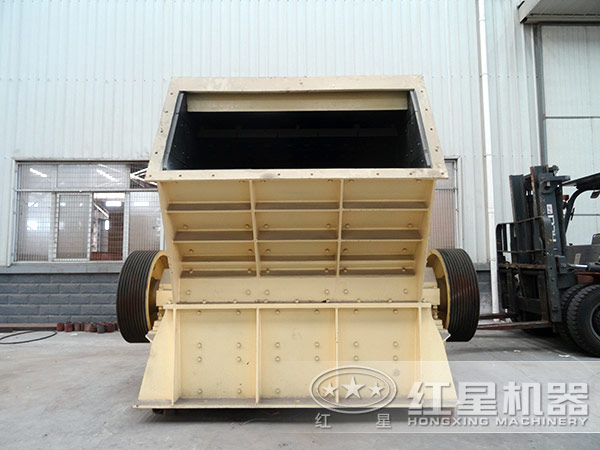 1315反擊式破碎機(jī)時(shí)產(chǎn)量可達(dá)多少噸？