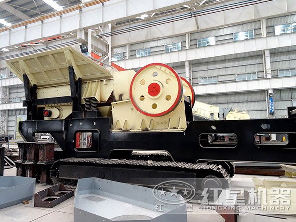 履帶式移動(dòng)式碎石機(jī) 履帶式移動(dòng)式碎石機(jī)