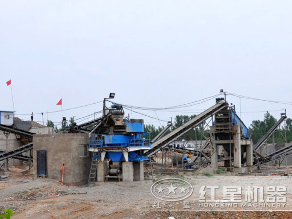 沖擊式破碎機投產(chǎn)現(xiàn)場 沖擊式破碎機投產(chǎn)現(xiàn)場