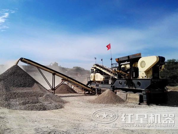 移動破碎站作業(yè)現(xiàn)場 移動破碎站作業(yè)現(xiàn)場