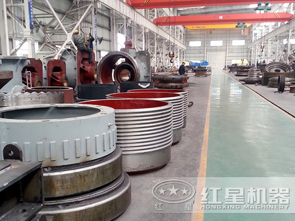 紅星圓錐破碎機(jī)生產(chǎn)車間 紅星圓錐破碎機(jī)生產(chǎn)車間