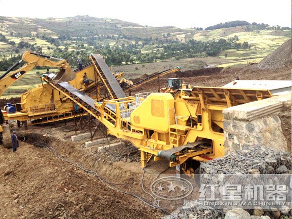 建筑垃圾移動破碎站作業(yè)客戶現(xiàn)場 建筑垃圾移動破碎站作業(yè)客戶現(xiàn)場