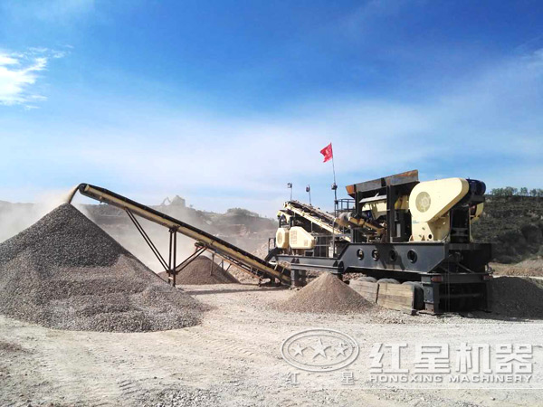 車載式移動制砂機(jī)作業(yè)客戶現(xiàn)場 車載式移動制砂機(jī)作業(yè)客戶現(xiàn)場